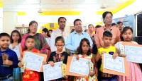 নওগাঁয় নজরুল সংগীত প্রতিযোগিতার পুরস্কার...